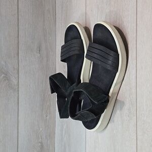 Ecco Womens Hook&loop Leather Sandals shoes sz 39/8-8.5